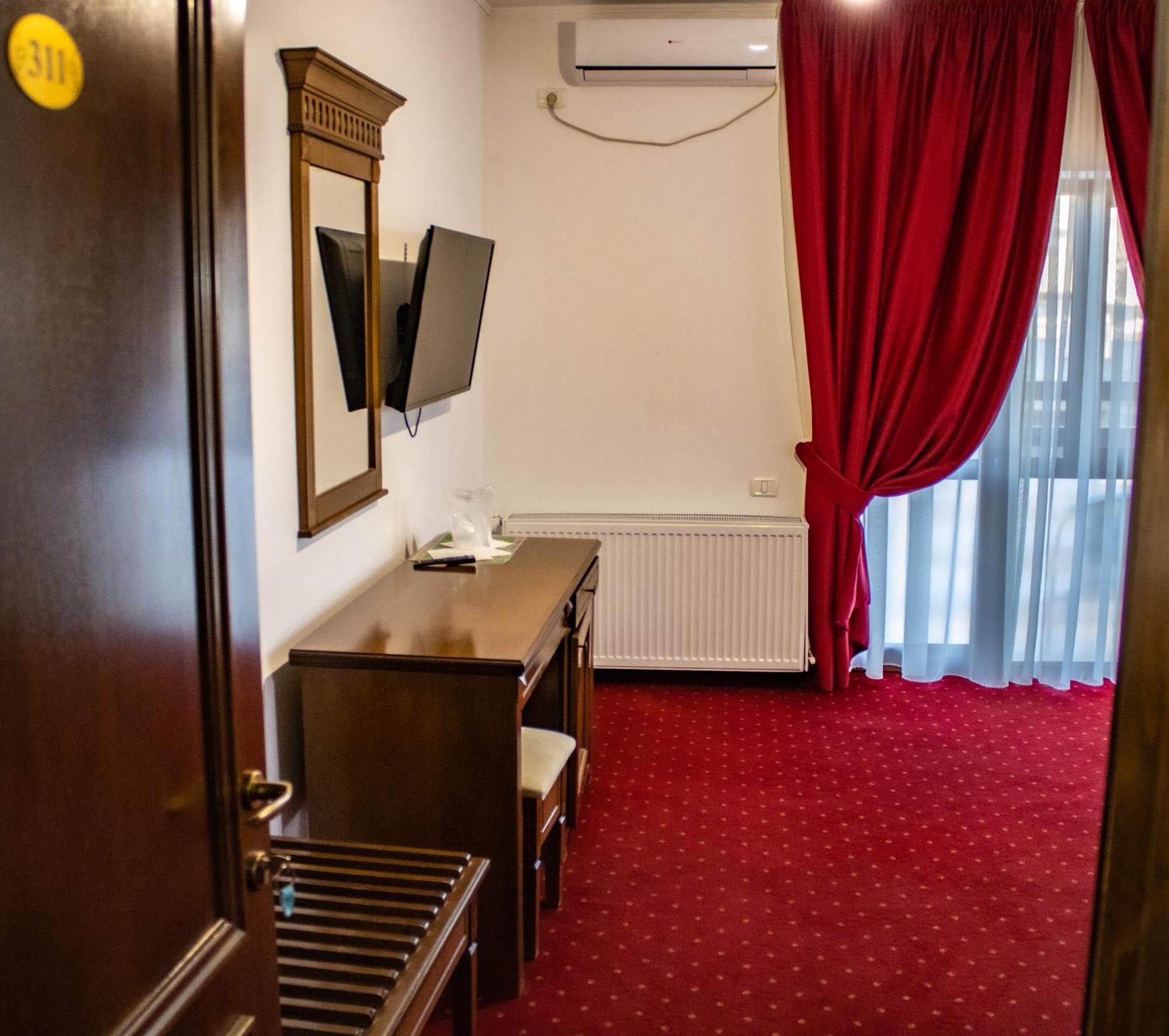 Hotel Rebis Braila Exterior photo
